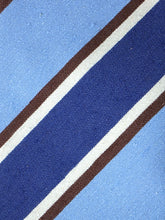 Cravatta 3 pieghe celeste sfoderata in seta bourette LORETTA - PARTICOLARE